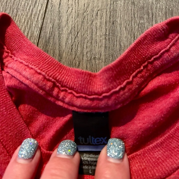 Edgartown Meat & Fish Market Martha’s Vineyard Red Graphic Tee – Tultex Large - Picture 5 of 5